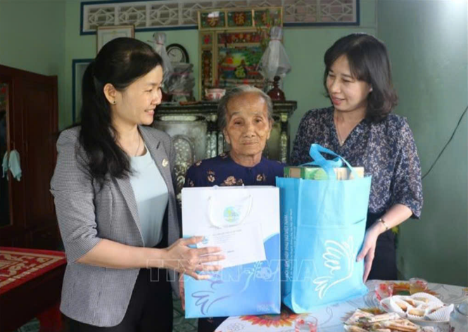 Bài 36 - Biểu tượng của lòng trung kiên trên mảnh đất Cần Giuộc