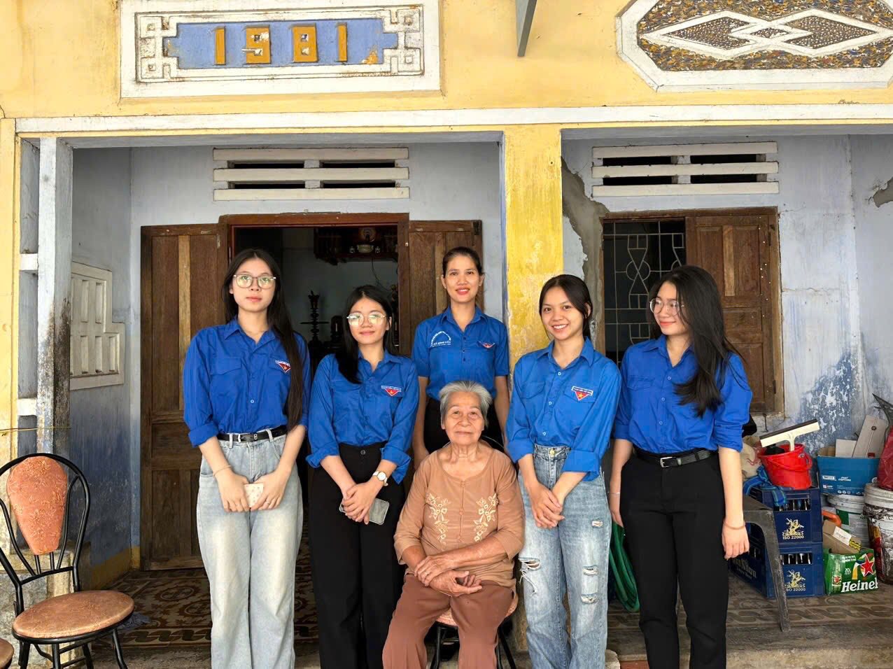 XUYẾN CHI GIỮA CHIẾN TRẬN