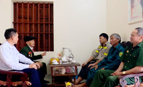  Người giữ lửa ký ức và những chuyến đi không mỏi