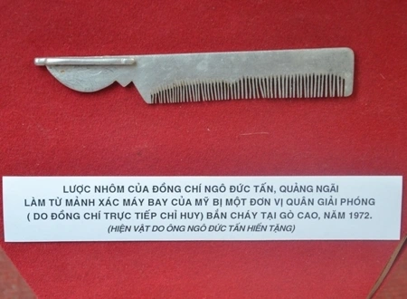 Chiếc lược nhôm từ xác máy bay