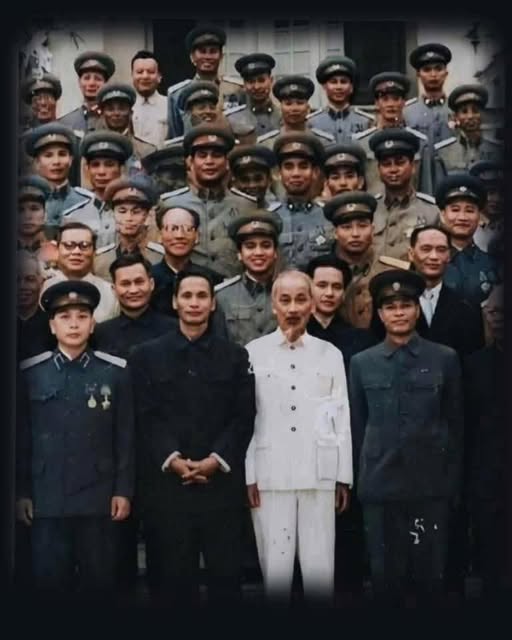 Những người lính ấy đã vời vợi xa.