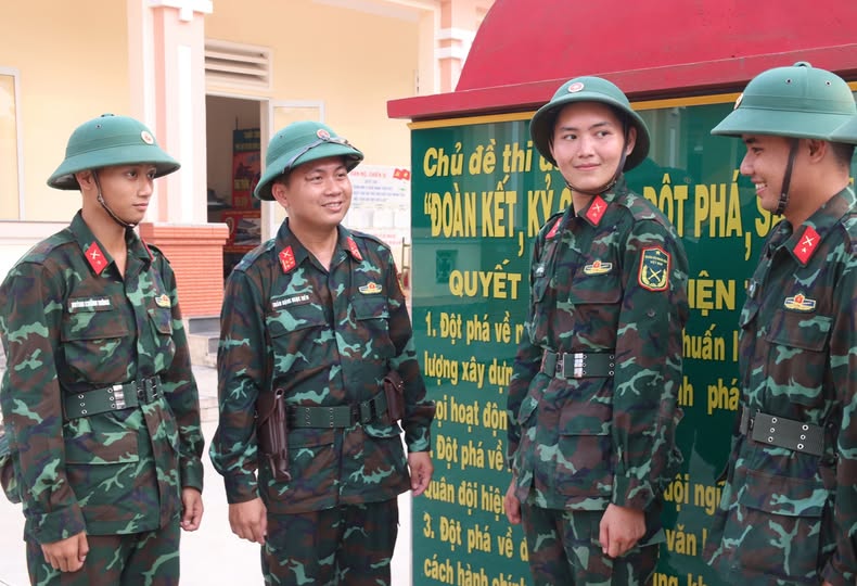 NGƯỜI LÍNH TRÊN MẶT TRẬN KHÔNG TIẾNG SÚNG (1)
