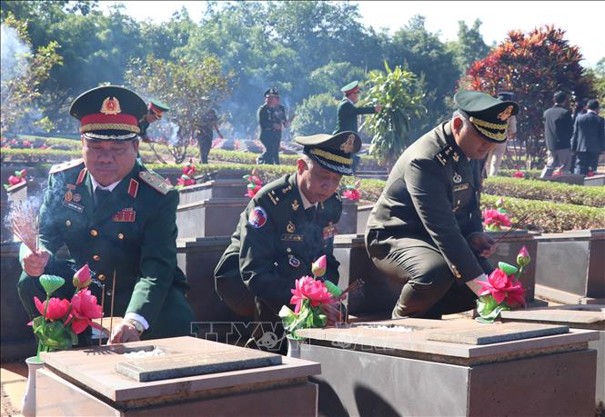 Một lần đến nghĩ trang Liệt sĩ Đúc Cơ