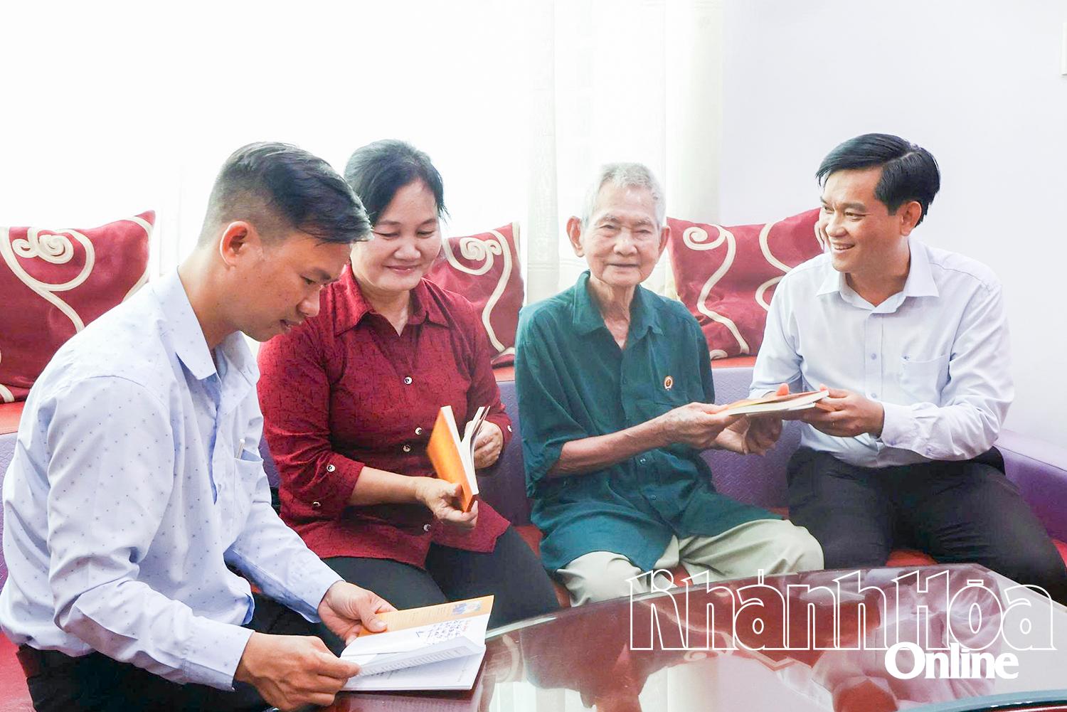 Chào mừng kỷ niệm 80 năm Cách mạng Tháng Tám thành công