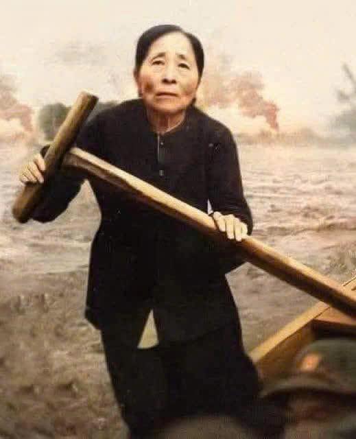 MẸ KHÔNG NGẦN NGẠI CHIẾN TRƯỜNG HI SINH