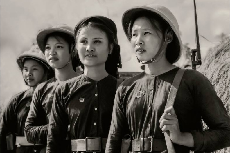 hình ảnh các nữ dân quân Việt Nam trong thời kỳ kháng chiến chống Mỹ