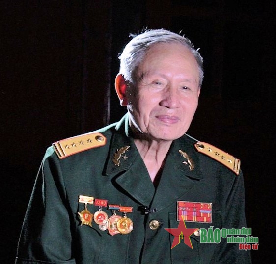 Đại tá, Anh hùng LLVTND Trần Hữu Bào