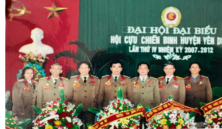 CÂU CHUYỆN THỜI HOA LỬA - THÂN THỊ TRONG