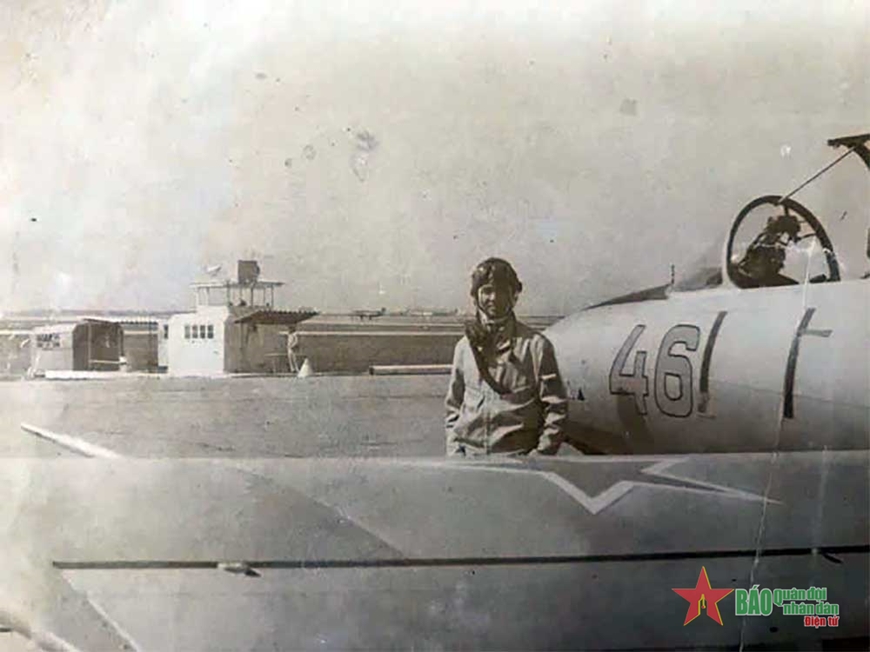 Thượng tướng Võ Văn Tuấn với ký ức về chuyến bay đầu tiên “bắt sóng” với Trường Sa (1)