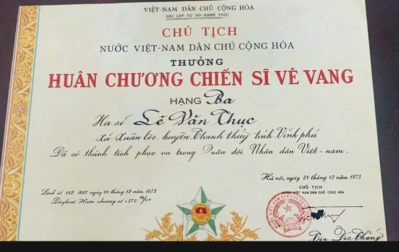 Người chiến sỹ lái ca nô 