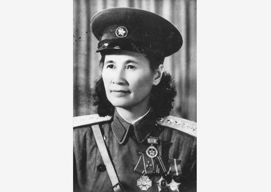 Hồ Thị Bi - Con người và nghĩa khí