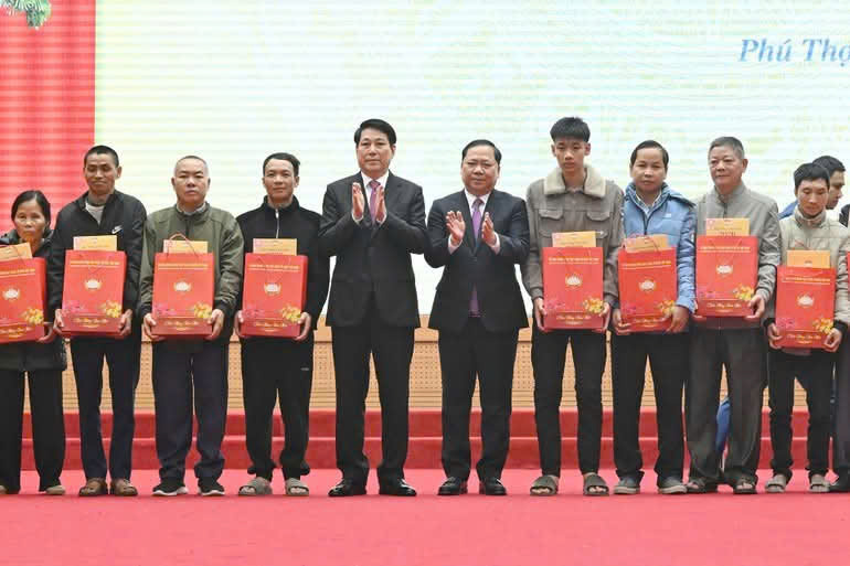 CHỦ TỊCH NƯỚC LƯƠNG CƯỜNG: CHĂM LO ĐỜI SỐNG NHÂN DÂN, BẢO ĐẢM MỌI NGƯỜI, MỌI NHÀ ĐỀU ĐƯỢC VUI XUÂN, ĐÓN TẾT