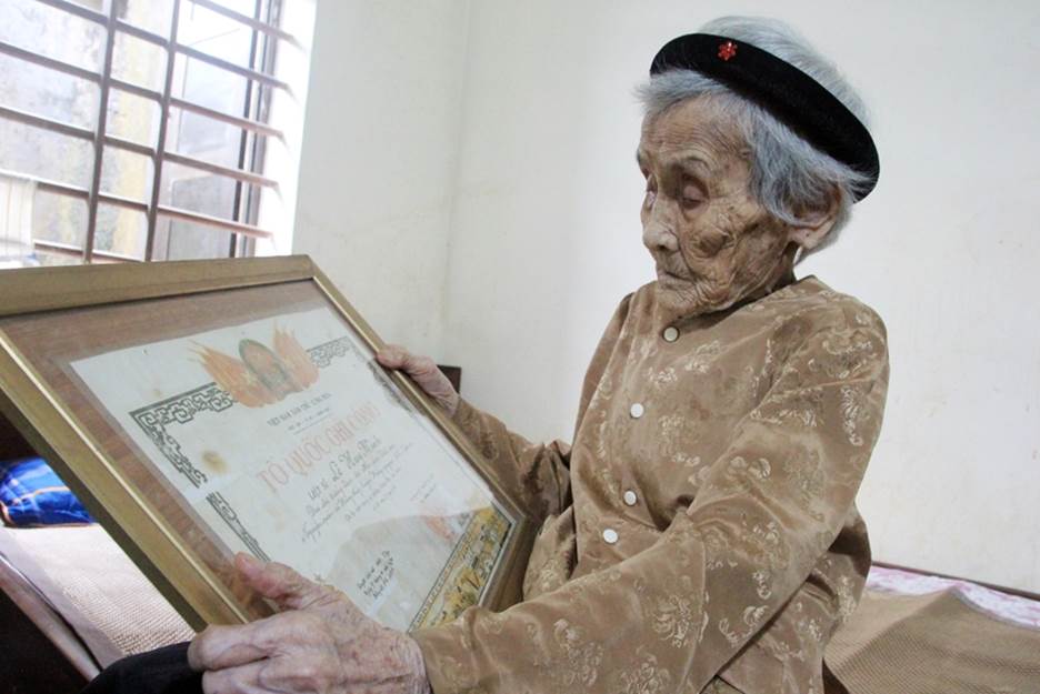 Mẹ Việt Nam Anh hùng Lê Thị Sáu