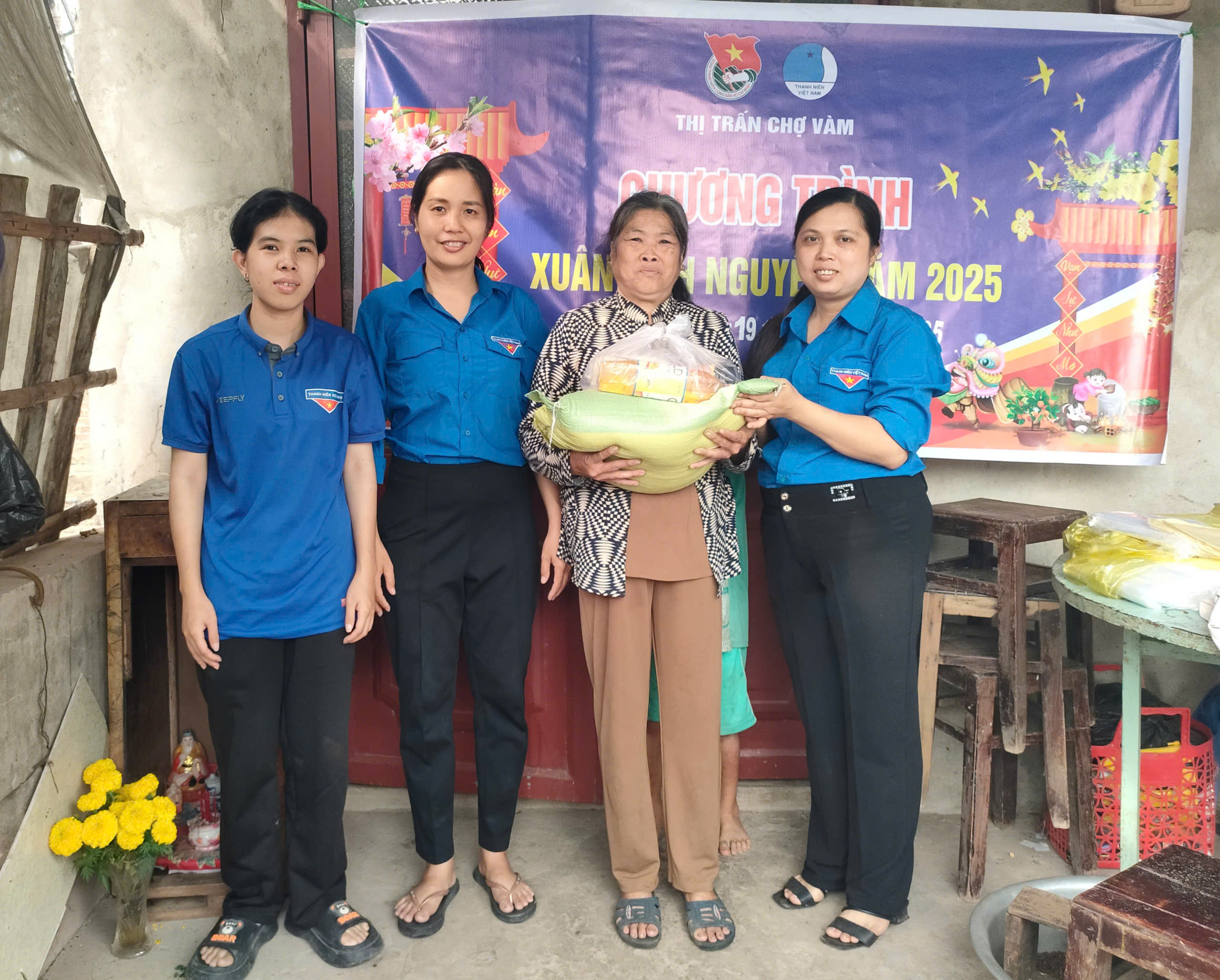 Bữa cơm chờ con