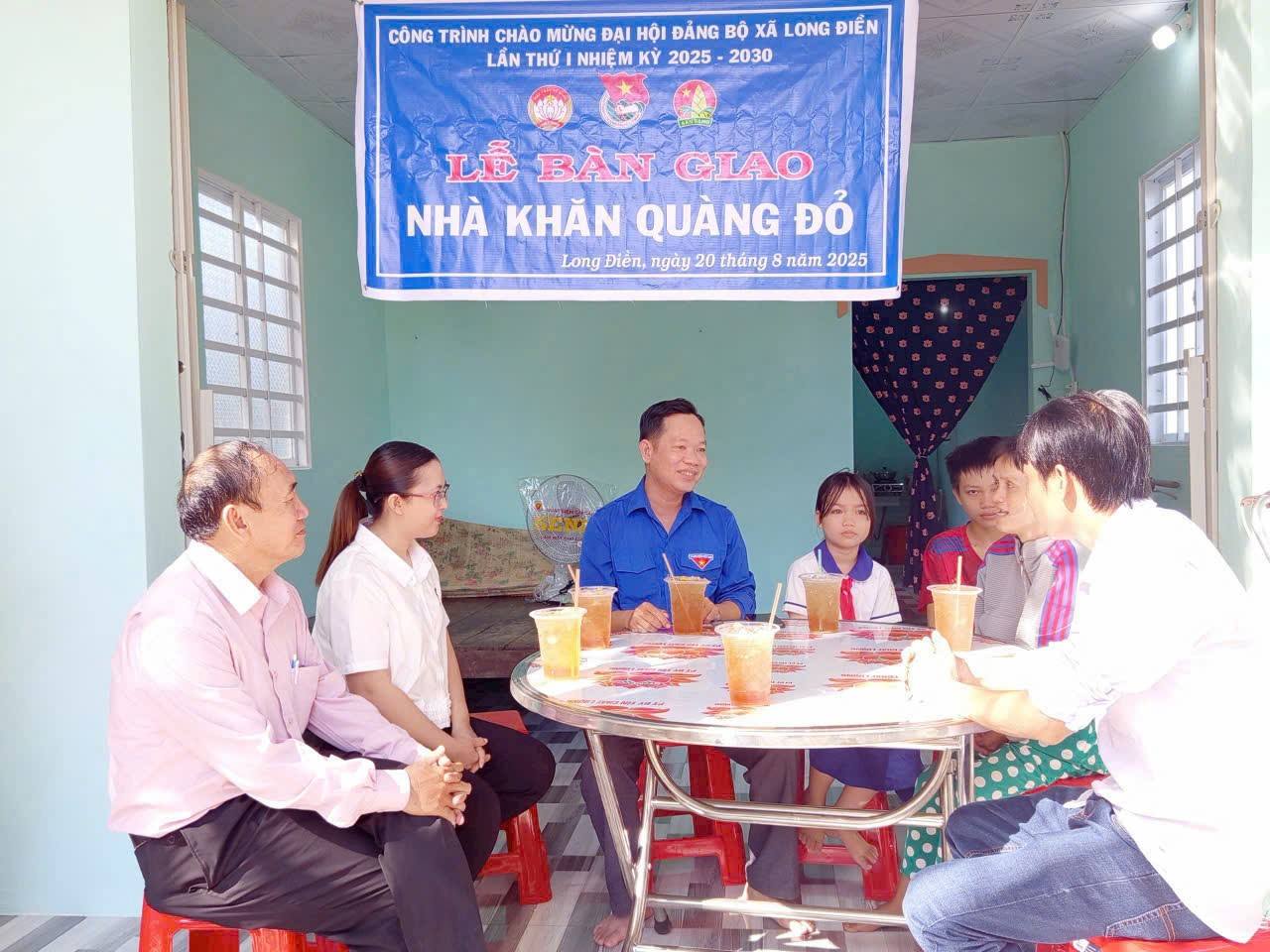 LỄ BÀN GIAO NHÀ KHĂN QUÀNG ĐỎ