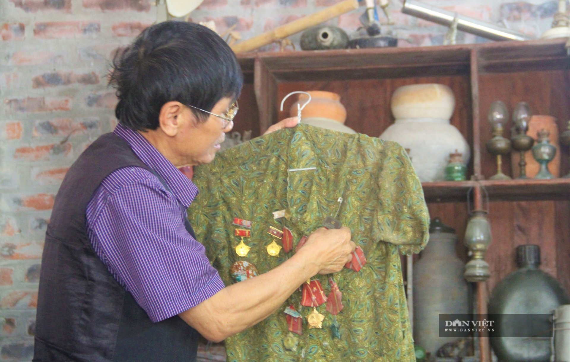 Người cựu binh xứ Nghệ và “bảo tàng” không tên: Mỗi kỷ vật là một câu chuyện, một nỗi niềm thời đạn bom