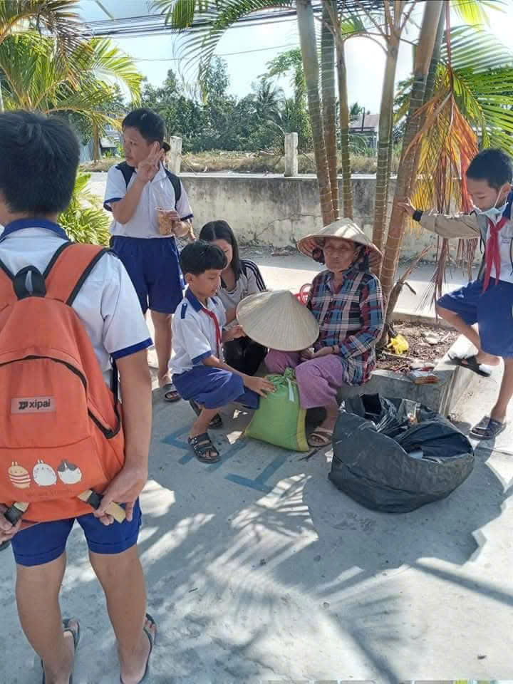 TẤM LÒNG CỦA THẾ HỆ TRẺ VĨNH TUY