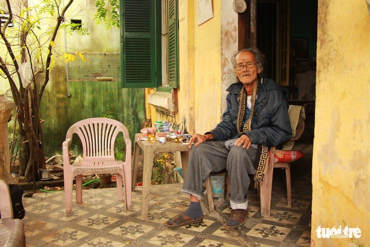 TRẦN VÀNG SAO VÀ 'BẢN LÝ LỊCH' CỦA MỘT 'NGƯỜI YÊU NƯỚC MÌNH'