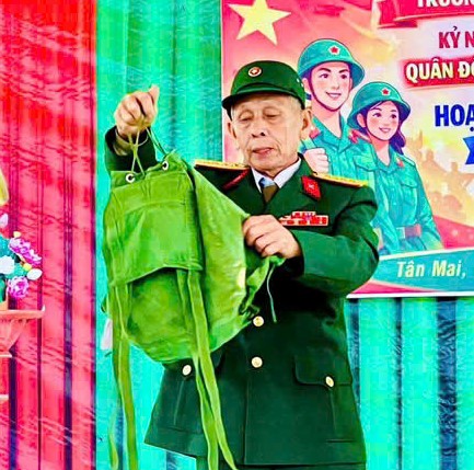 BƯỚC CHÂN TRÊN ĐƯỜNG TRƯỜNG SƠN (1)