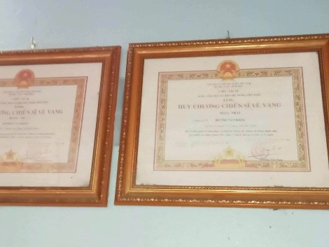 CÂU CHUYỆN THỜI HOA LỬA – DƯƠNG HỒNG KHẮP