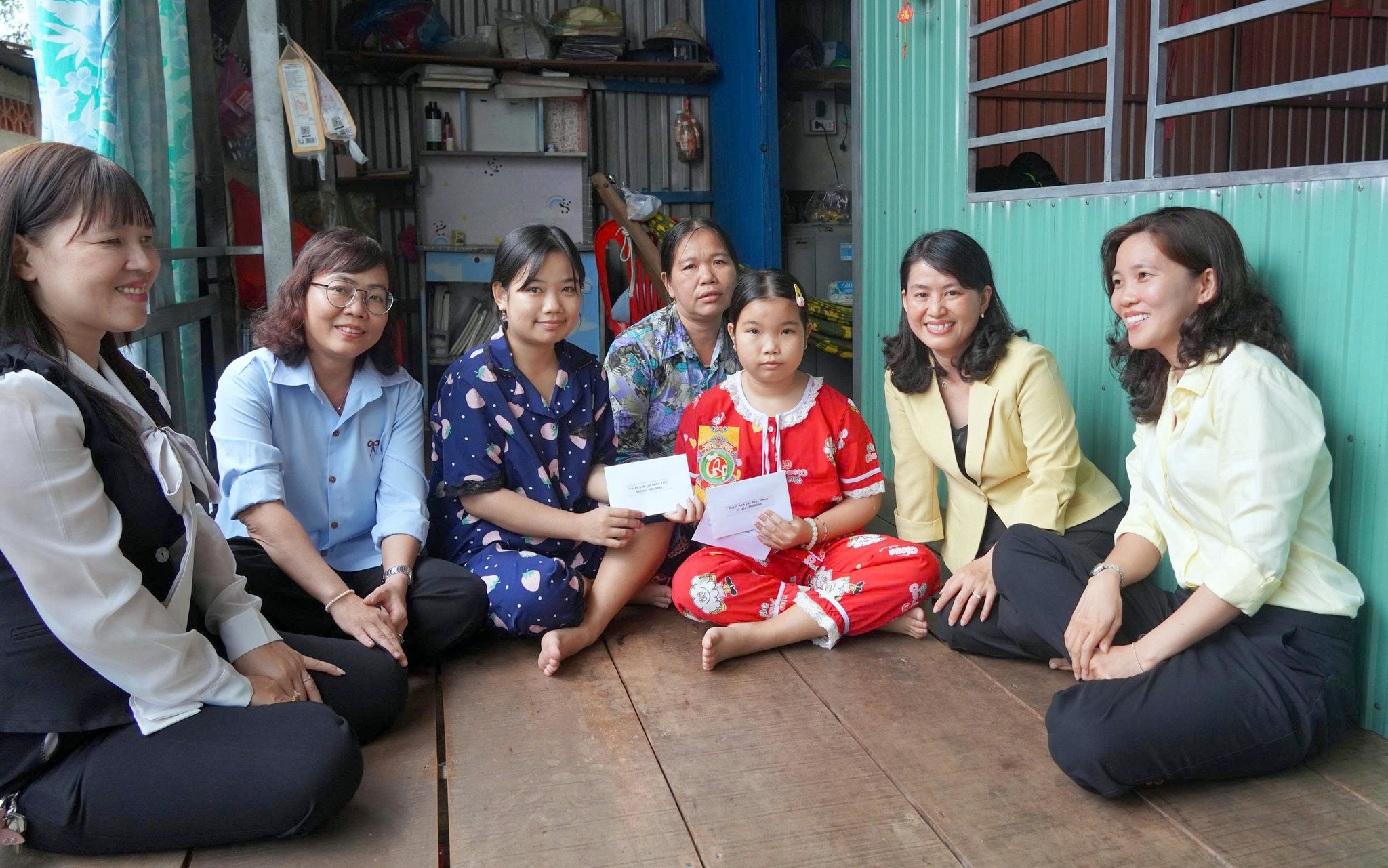 Gia đình thân nhân người có công (1)