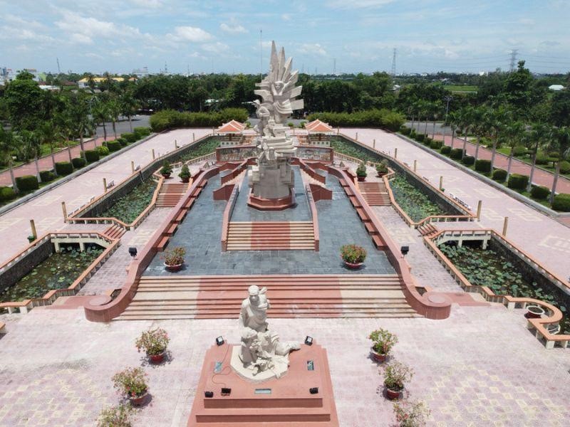 ANH HÙNG LỰC LƯỢNG VŨ TRANG NHÂN DÂN NGUYỄN TRUNG TRỰC CỦA VÙNG ĐẤT LONG AN KIÊN CƯỜNG – ĐỒNG CHÍ NGUYỄN VĂN TIẾN