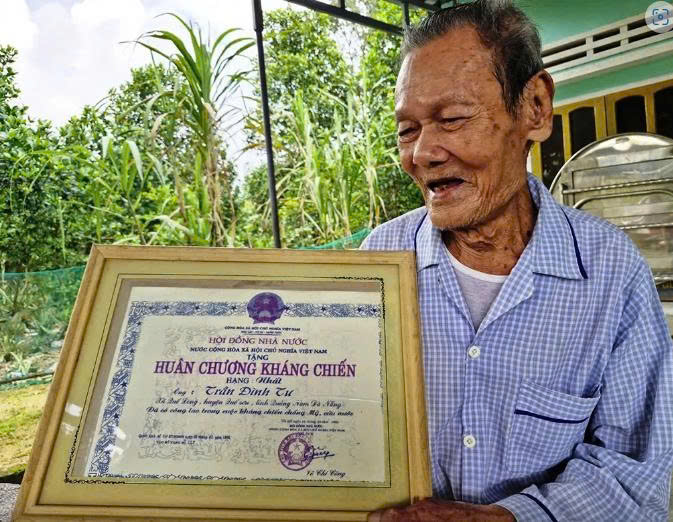 Con đường của lương thực và mạng sống (1)