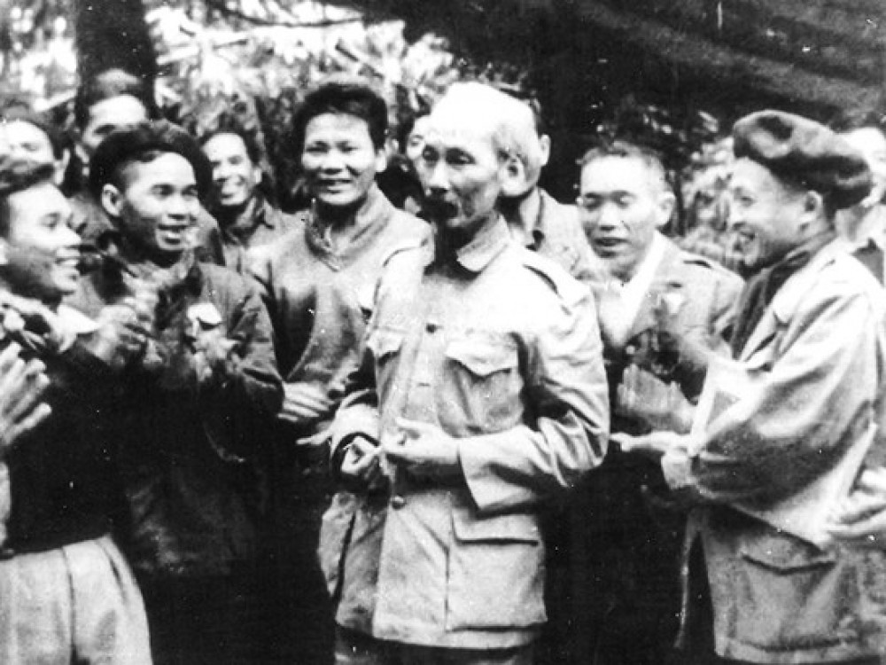 Dân chủ và phát huy quyền làm chủ của nhân dân theo tư tưởng Hồ Chí Minh
