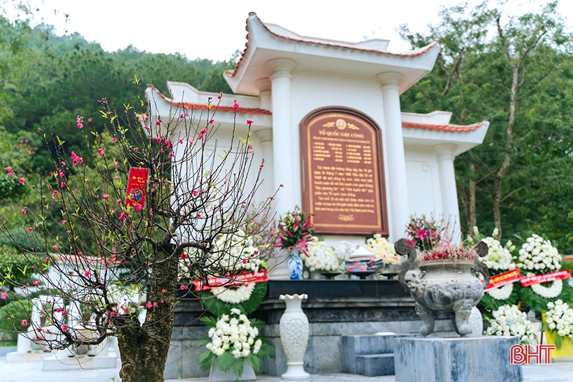 Câu chuyện về 10 nữ thanh niên xung phong