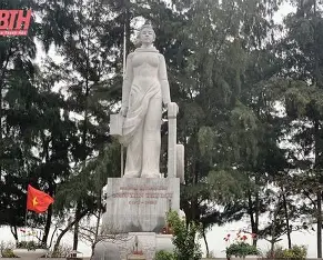 NGUYỄN THỊ LỢI: ĐÓA HOA SEN GIỮA BIỂN KHƠI VÀ BẢN HÙNG CA TẬN HIẾN