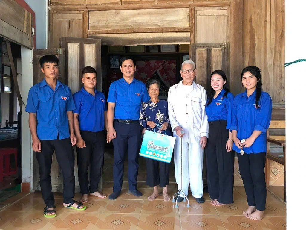 Tình yêu hơn nửa thế kỷ từ khói lửa chiến tranh