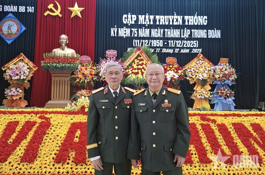 Tiến công điểm cao 1468