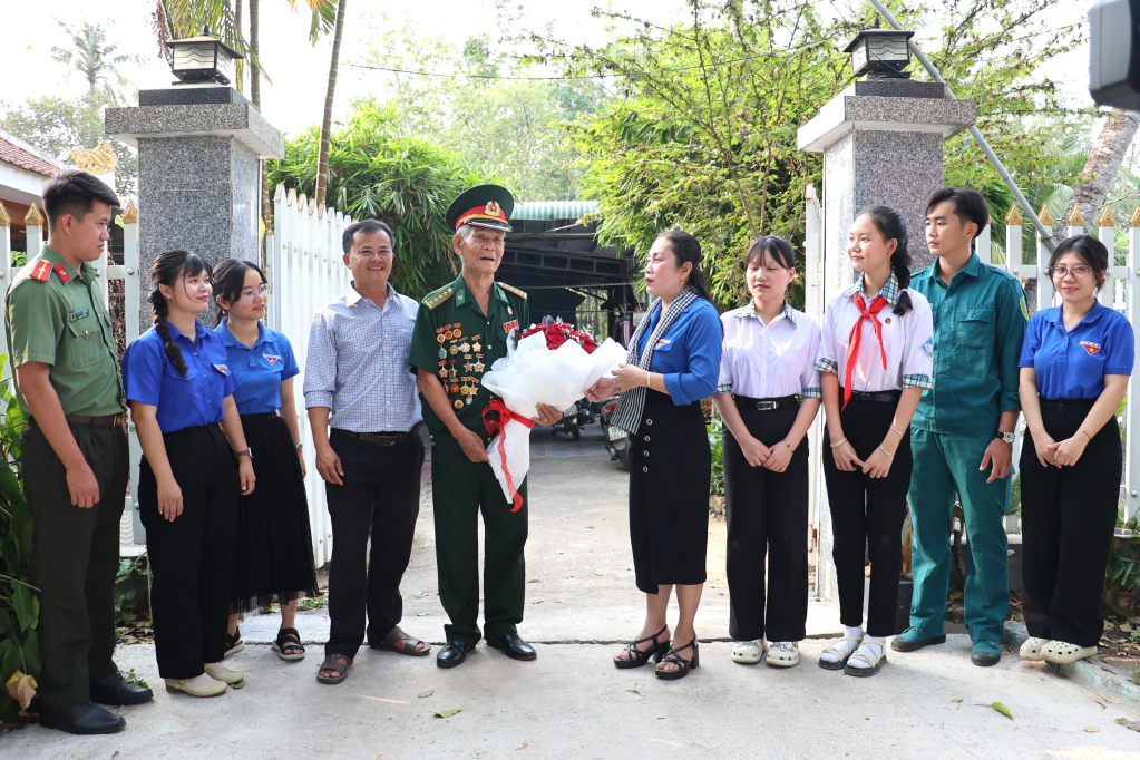 Câu chuyện thời hoa lửa (6)