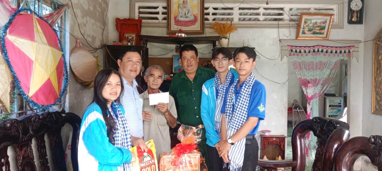 TUỔI TRẺ TÂN LONG HỘI TRI ÂN CÁC GIA ĐÌNH CHÍNH SÁCH