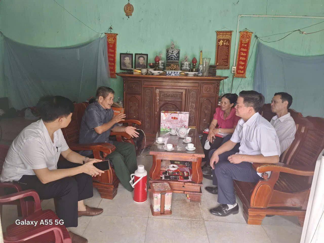 Trò chuyện cựu chiến binh phường Duy Hà