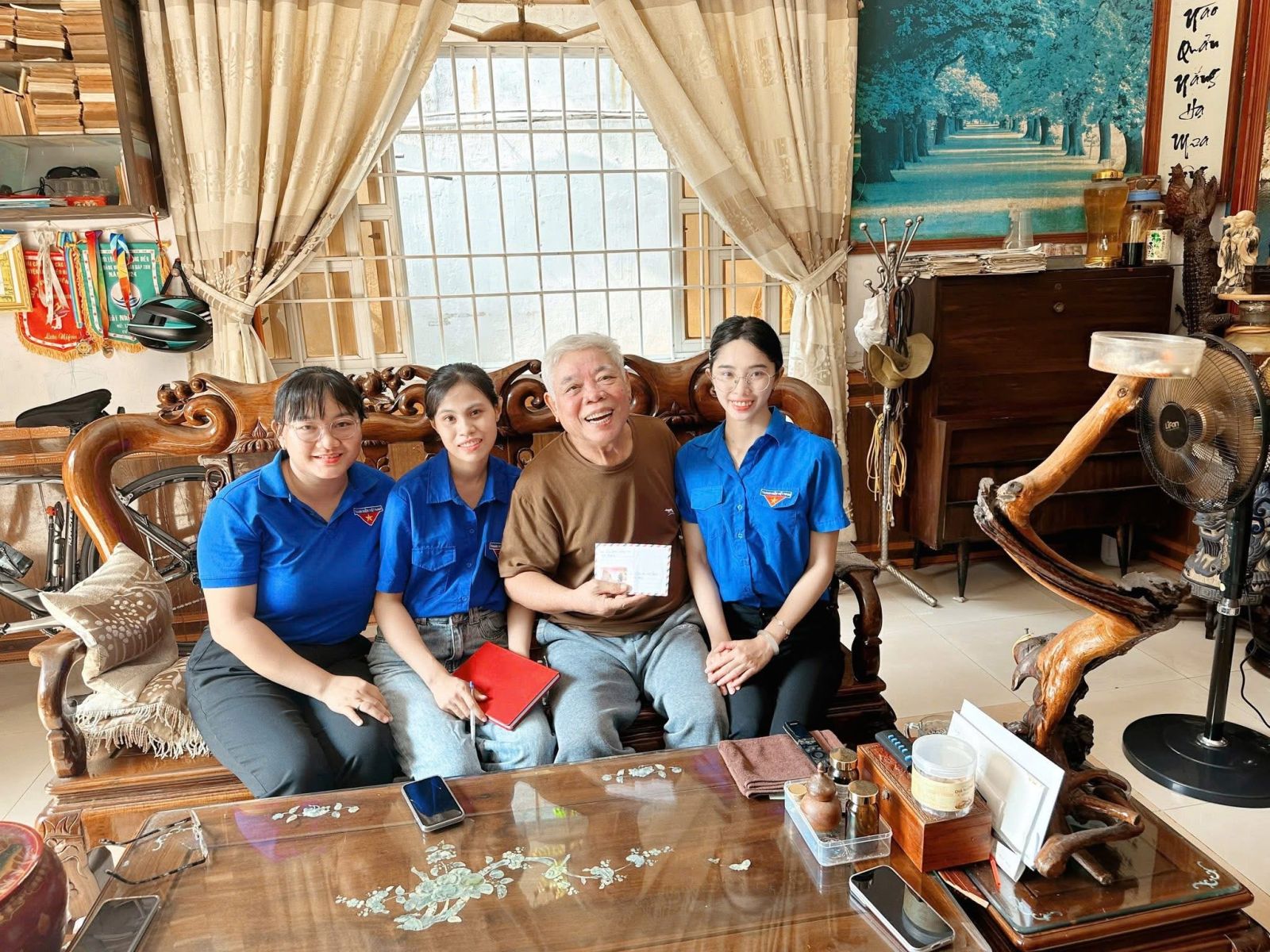 "CÂU CHUYỆN THỜI HOA LỬA"