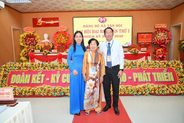 Nữ Bí thư mang K54 chỉ huy đánh đồn 
