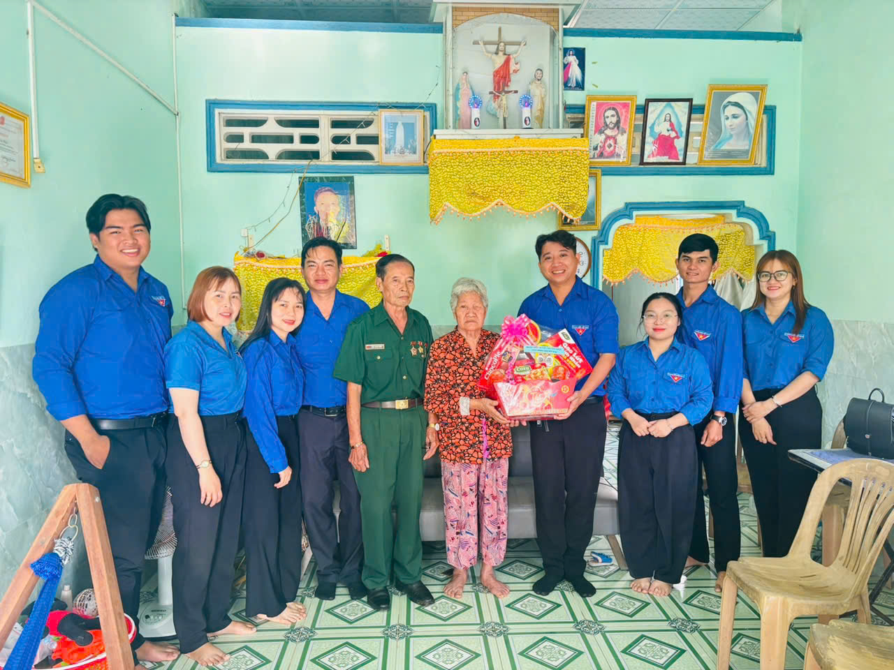 Cô Huệ - Người giữ lửa