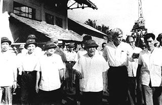 Vĩ đại một con người suốt đời cần lao tranh đấu, hết lòng vì nước, vì dân (1)