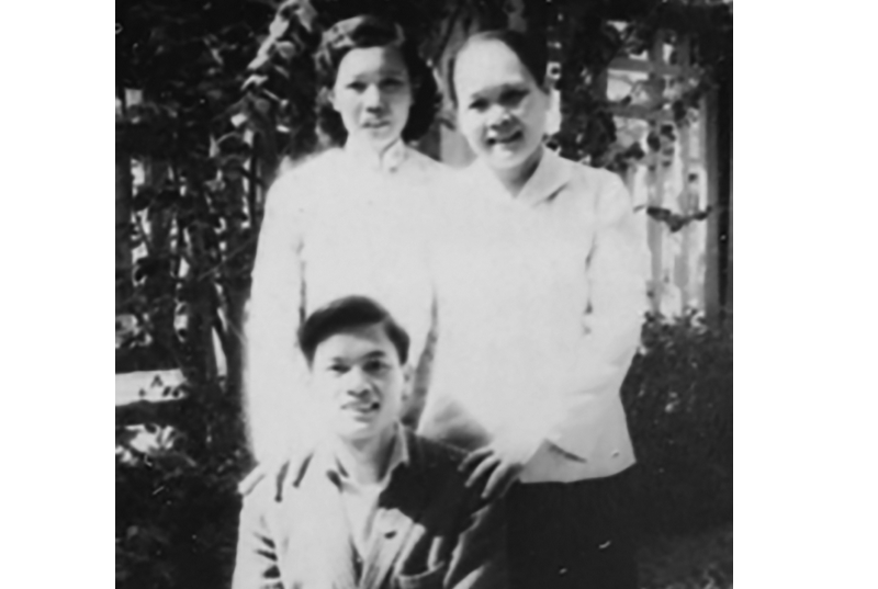 Bà Mẹ Việt Nam Anh Hùng         Nguyễn Thị Thập (1908 – 1996) 