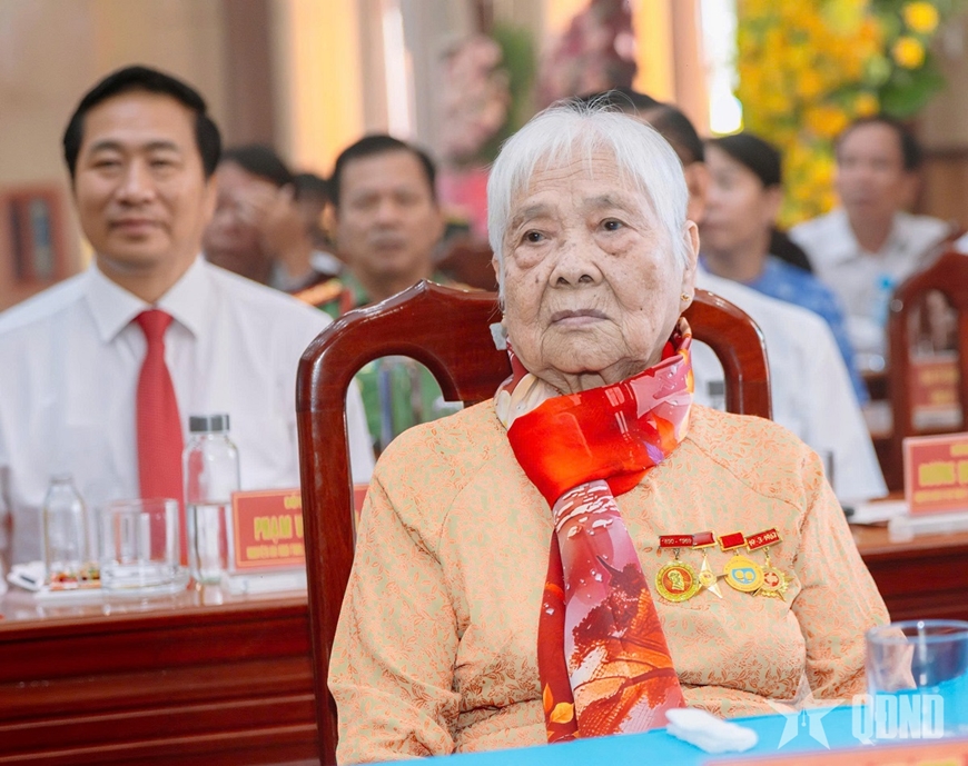 Ánh lửa ký ức của mẹ Nguyễn Thị Bông