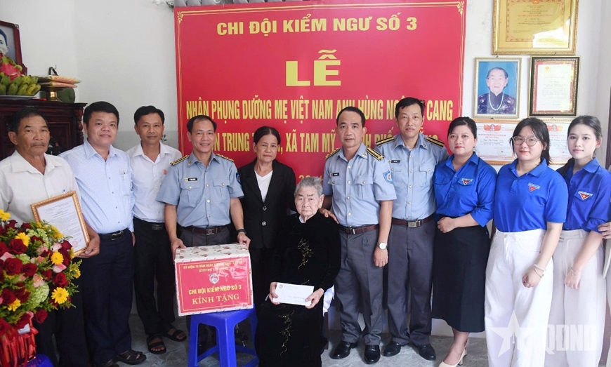Chi đội Kiểm ngư số 3 nhận phụng dưỡng Bà mẹ Việt Nam anh hùng