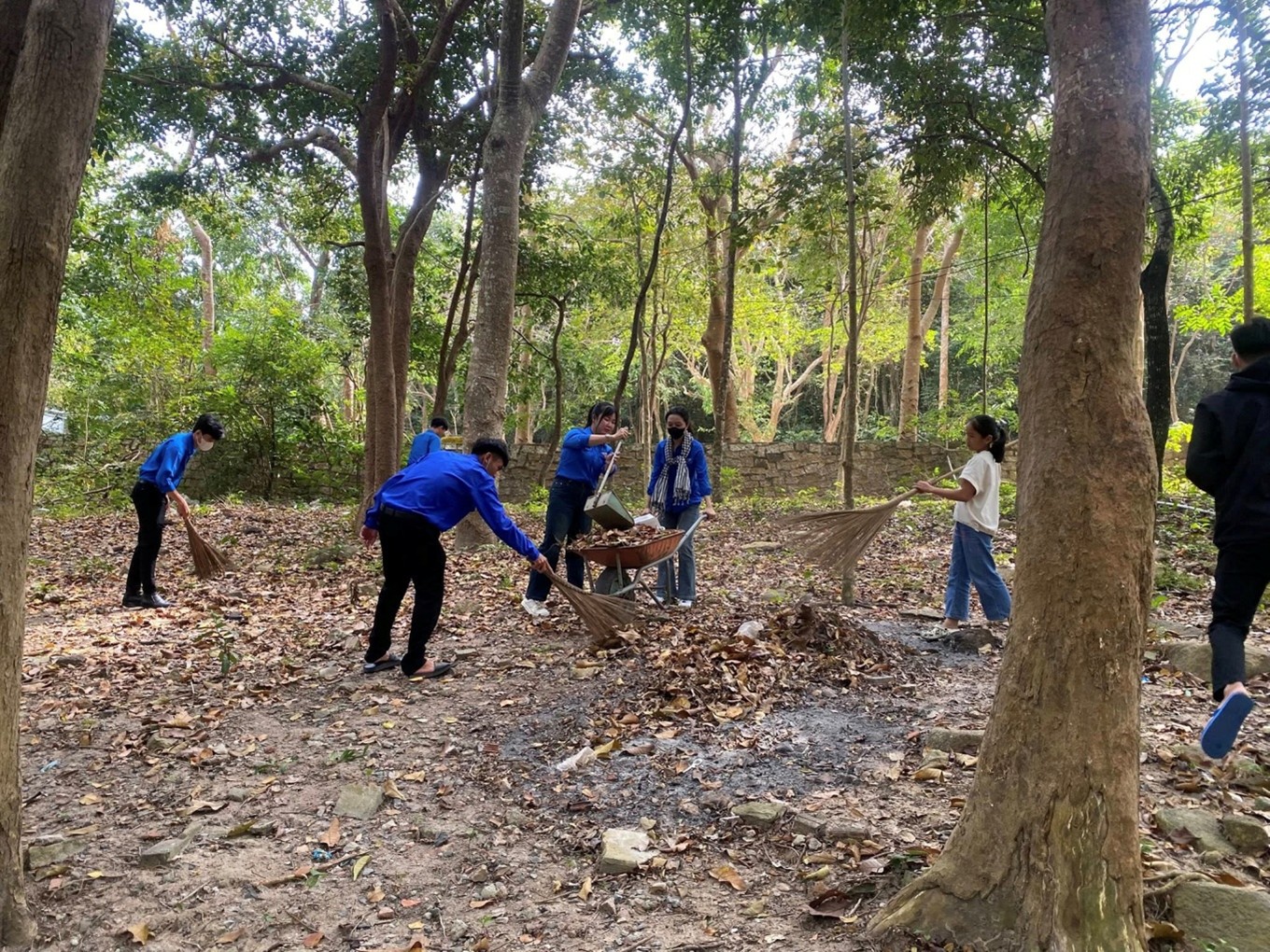 TÂN PHƯỚC 2: RA QUÂN NGÀY CHỦ NHẬT XANH – GÌN GIỮ  GIÁ TRỊ LỊCH SỬ “THỜI HOA LỬA”