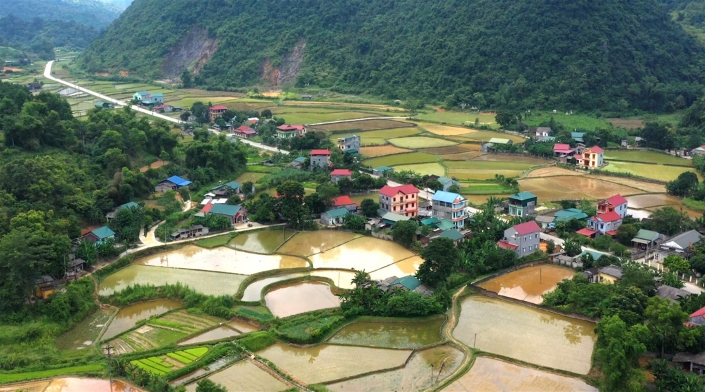 Anh hùng bế văn cắm