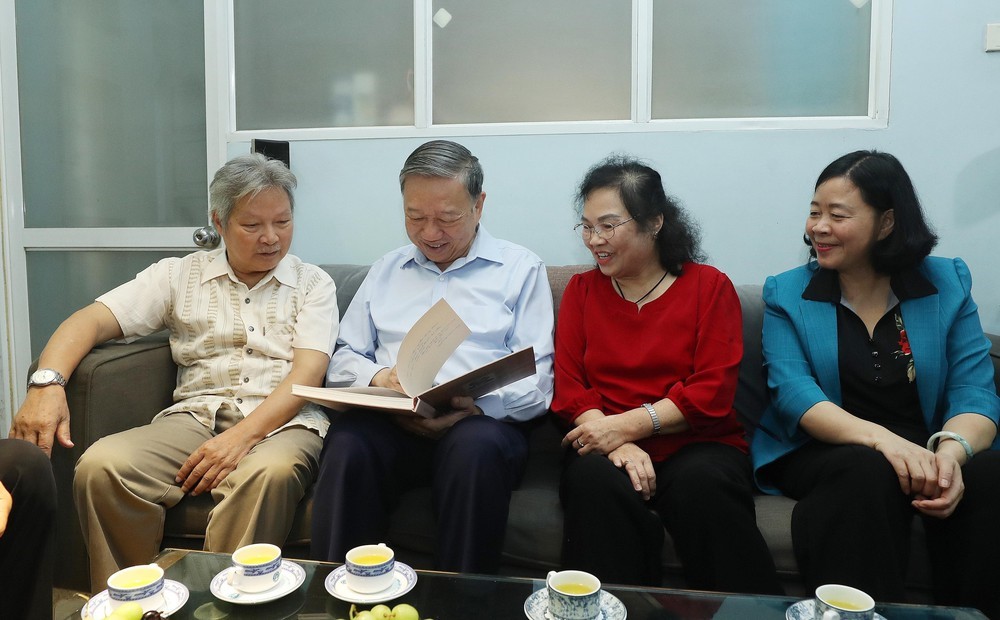 110 năm Ngày sinh danh họa Bùi Trang Chước, người vẽ Quốc huy Việt Nam: Kỳ tài hội họa