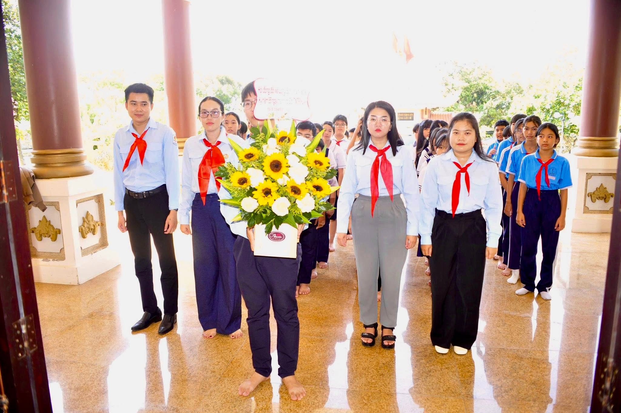 Hành trình Thiếu nhi xã Long Sơn với chủ đề: “Rạng ngời trang sử Đội - Vững bước tiến lên Đoàn”