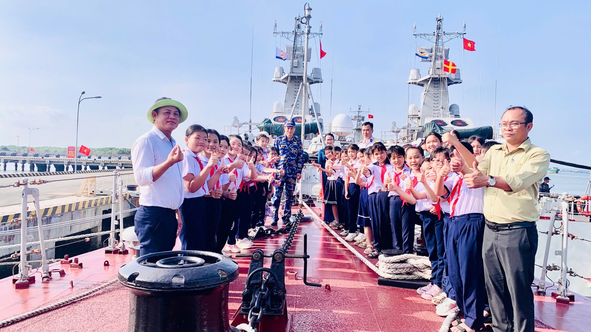 YÊU BIỂN ĐẢO QUÊ HƯƠNG