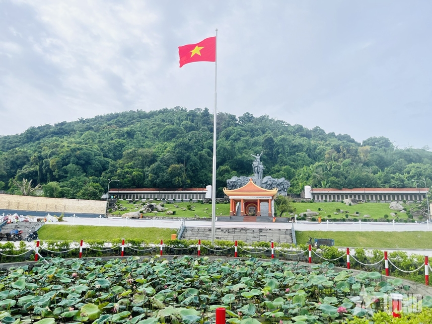 Về Hòn Đất nghe chuyện chị Sứ...
