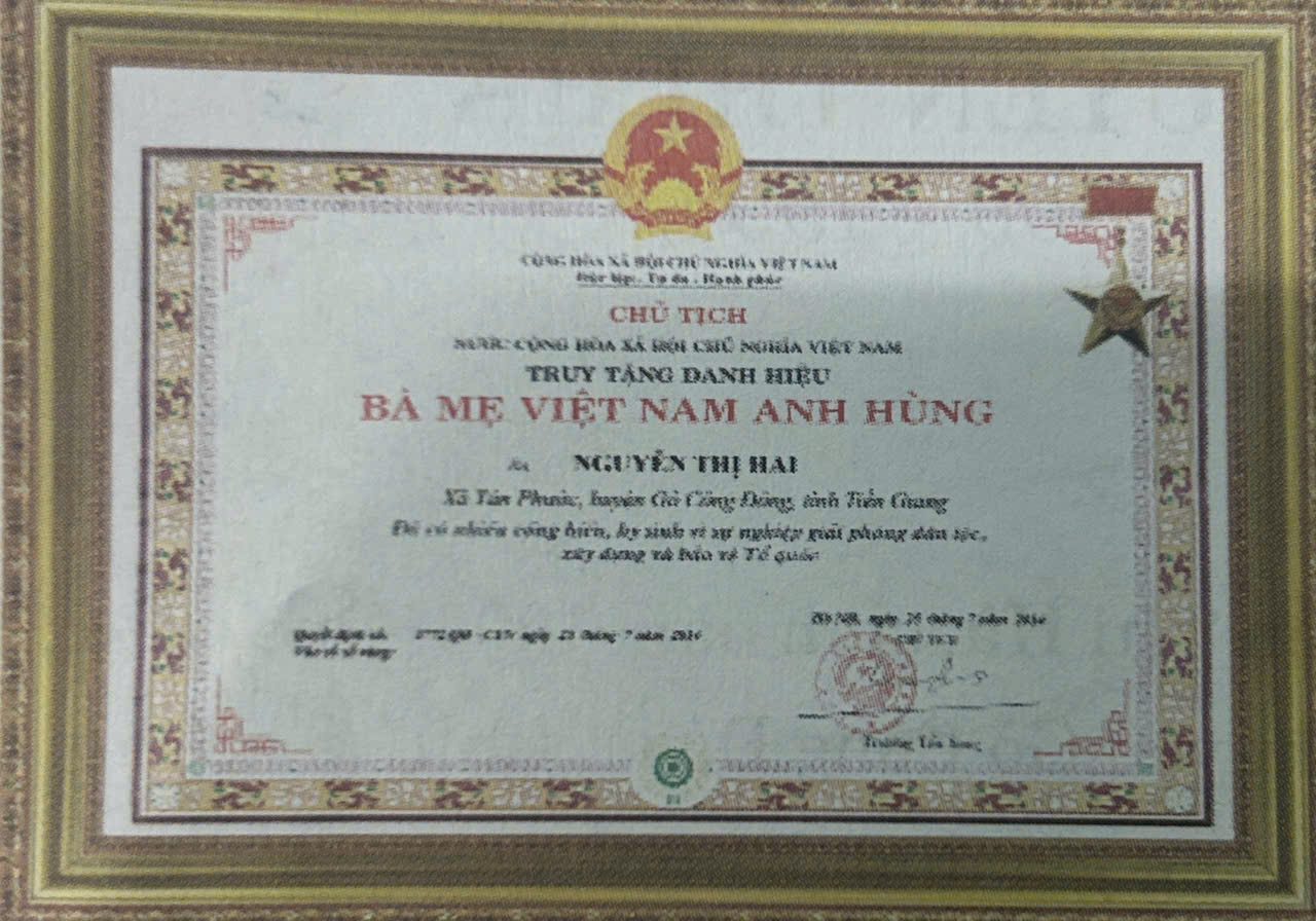 Người mẹ bên bếp lửa (3)