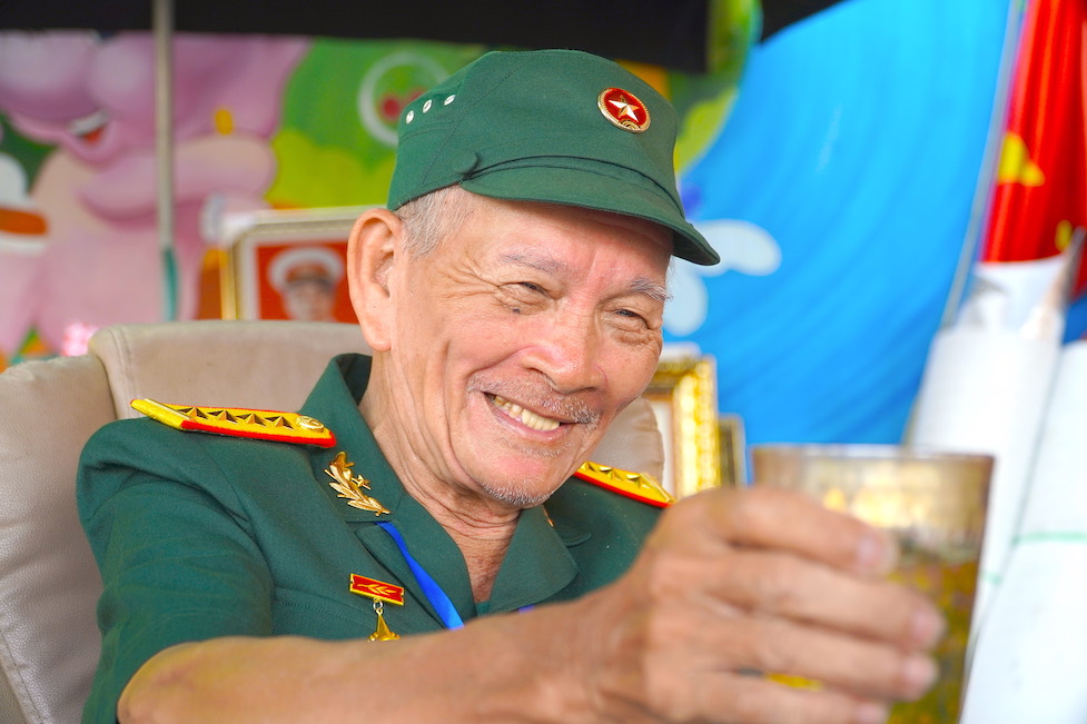 Người lính Thành cổ ra Hà Nội xem diễu binh "muốn ngắm trọn vẹn từng tấc đất của Tổ quốc"
